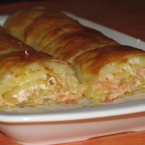 Lisnato sa dimljenim lososom