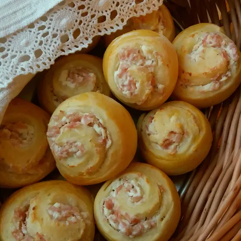 Pužići sa feta sirom