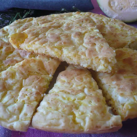 okrugla žuta pita..