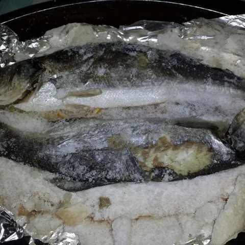 Brancin pečen u soli
