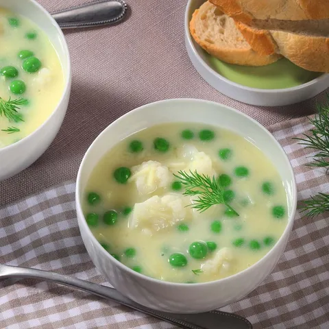 Kokošja juha s graškom i cvjetačom