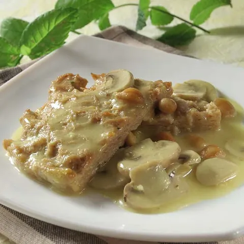 Odresci od soje u umaku od gljiva