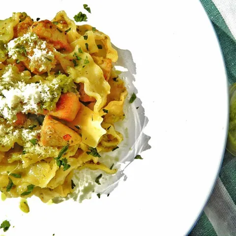 Tjestenina u pesto umaku sa piletinom