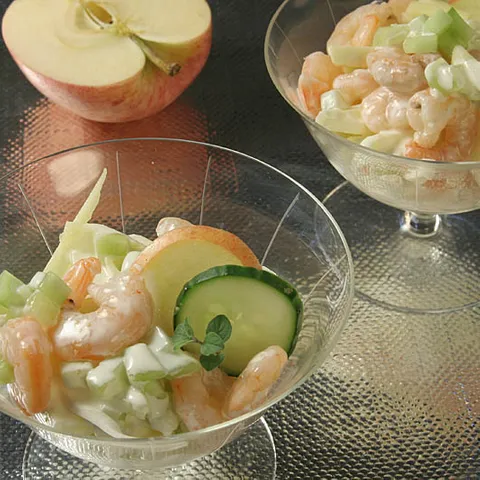 Salata s jabukama i škampima