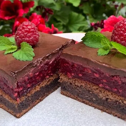 Bečke kocke sa malinama