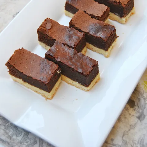 Chocolate fudge slices