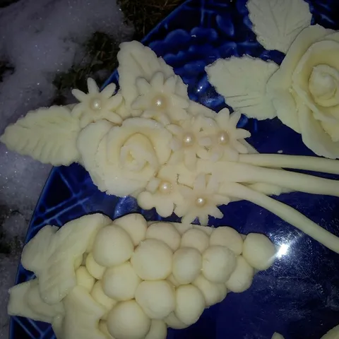 Ukrasi od slanog testa i obicnog testa