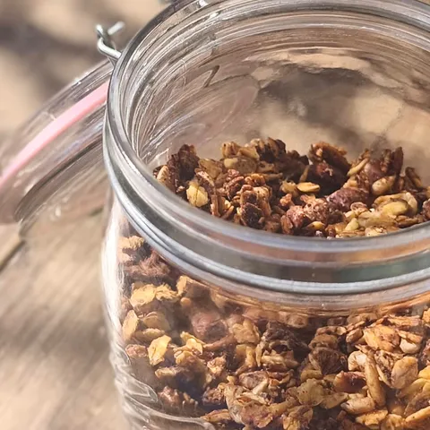 Granola s rogačem