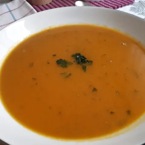 Krem juha od crvene leće i mrkve