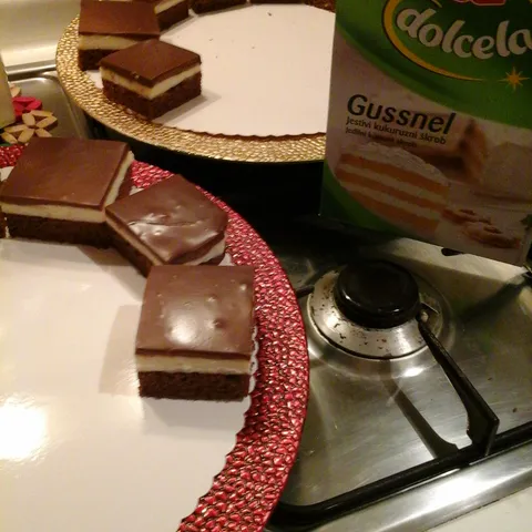 ČOKOLADNI KOLAČ