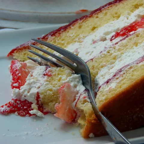 Fina torta od jagoda/Biskupova kapa
