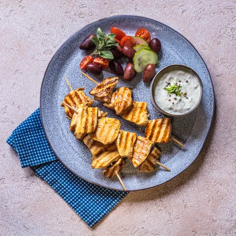 Grčki marinirani pileći ražnjići (Souvlaki)