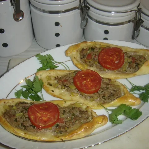 “Lahmacun”