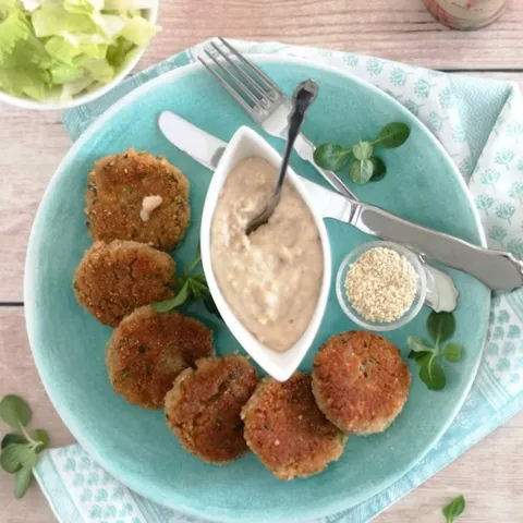 Vege ćuftice sa sosom od indijskog oraha