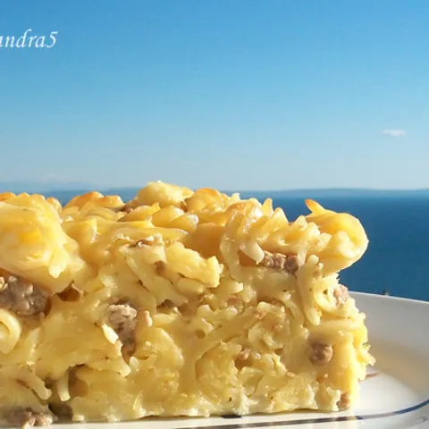 Zapečena tjestenina sa svježim sirom i mesom
