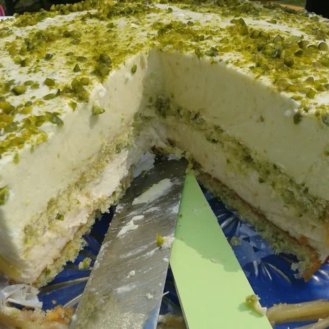 Rababa torta sa pistacijama