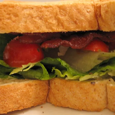 Sendvič sa špekom, zelenom salatom i rajčicom (BLT)