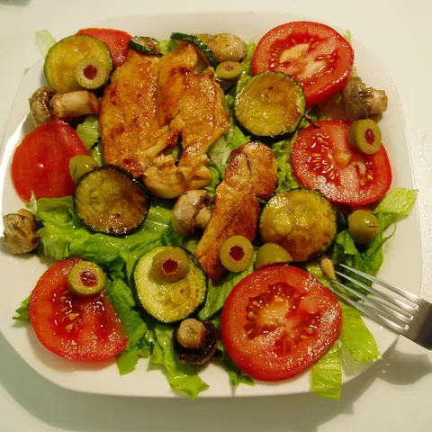 Toplo-hladna salata primavera