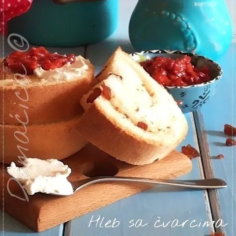 Hleb sa čvarcima