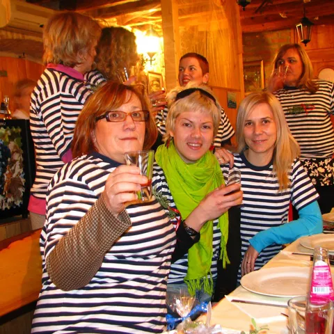 sa zelenenom maramom:ribica