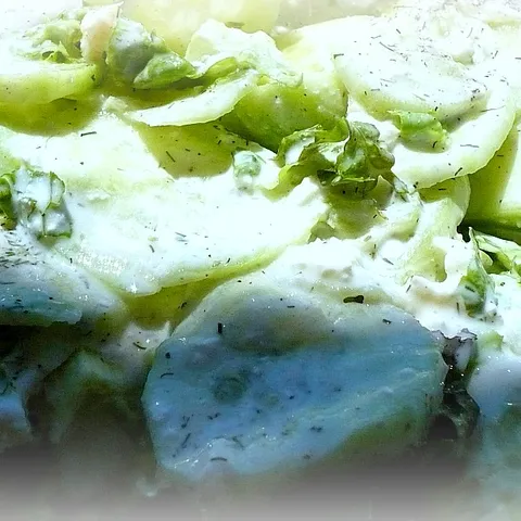 Salata sa krastavcem, sirom i jogurtom