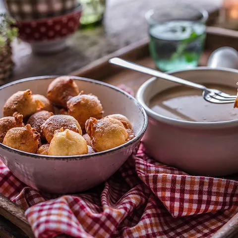 Fritule i fondue od Lino lade milk