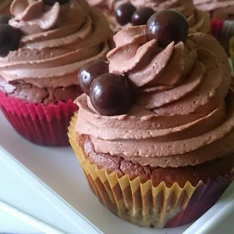 Čokoladni Cupcakesi s kremom od čokolade i Nutelle