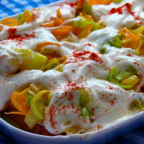 Pırasalı Etimek Salatası/salata od poriluka i kruha