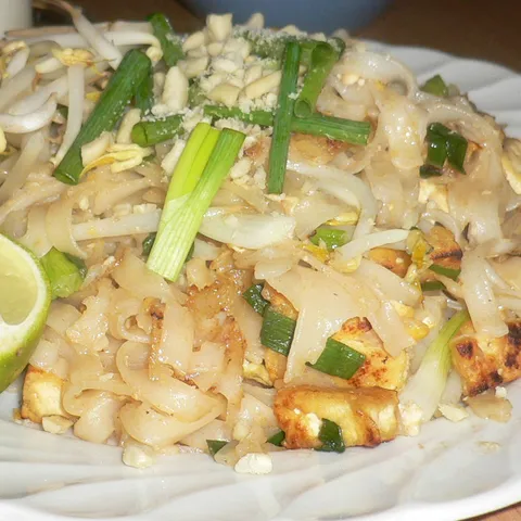 Tofu pad thai