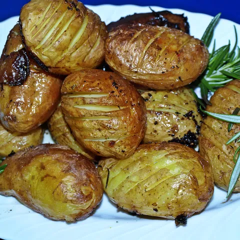 ღ Pečeni mladi krumpir u ružmarinu i limunu