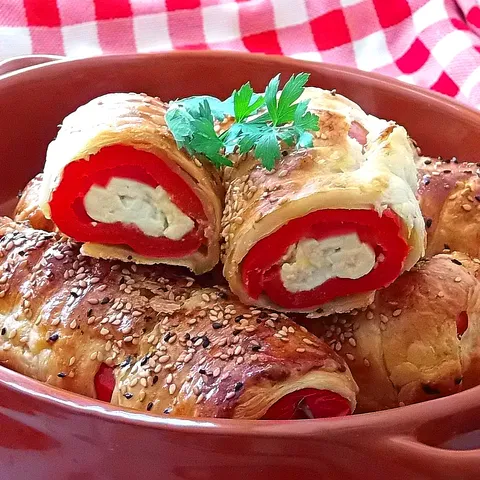 Milföylü Biber Sarma /punjene paprike u lisnatom