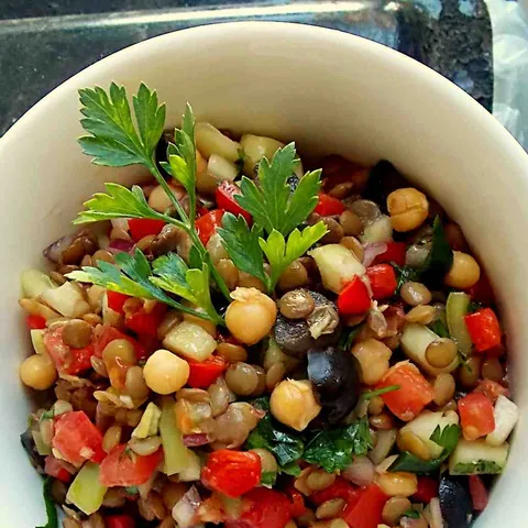 Salata od sočiva i nauta...