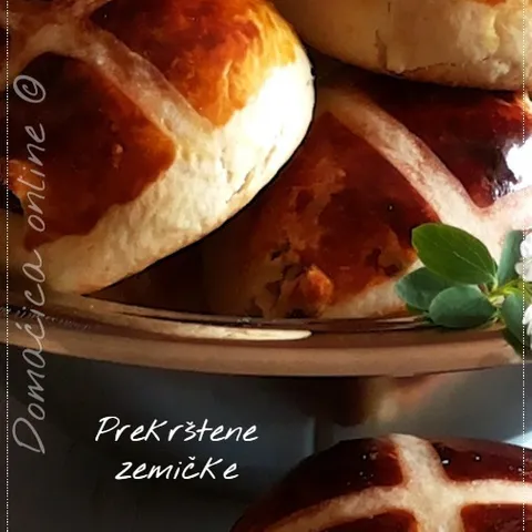 Prekrštene zemičke - Hot Cross Buns