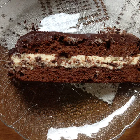 Crispy čokoladna torta