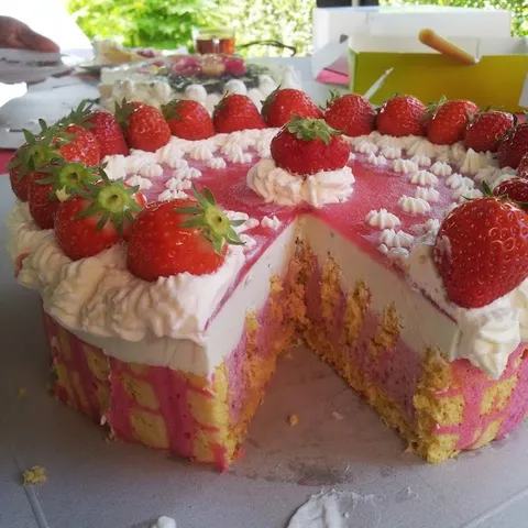 Karibska torta od jagode