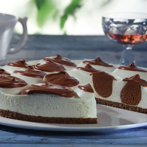 Cheesecake s čokoladnim lopticama