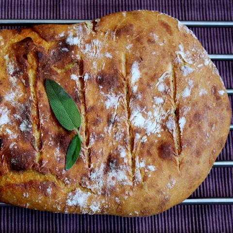 Ciabatta s bundevom, kaduljom i parmezanom