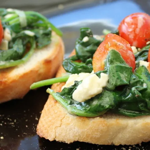 Bruschetta sa Spinatom (na dva nacina)