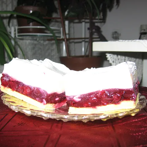 Kolač sa kremom od višanja