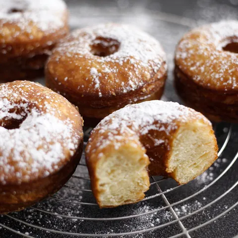 Cronut-neobična kombinacija kroasana i krafne