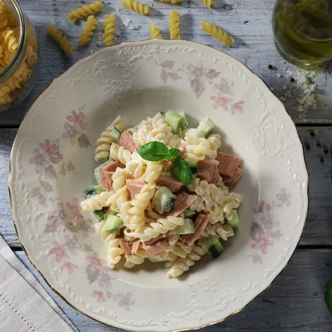 Salata od tune i krastavaca