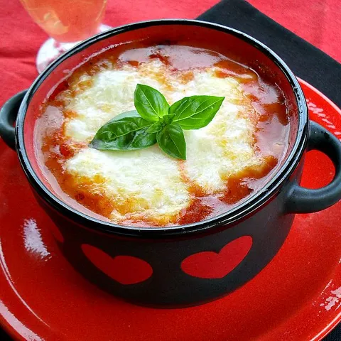 Patlidžan u marinara sosu