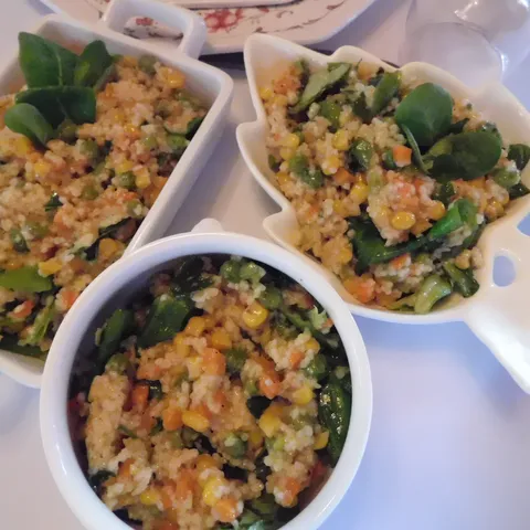 salata sa matovilcem i kus- kusom