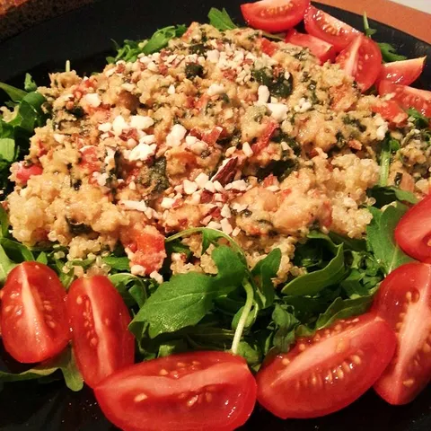 Rizoto sa kionom(quinoa),leblebijama,blitvom i kremom od kikirikija