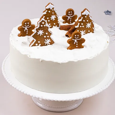 Kremasta svečana torta