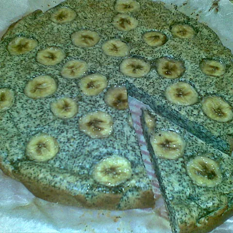 Kolač sa bananama i makom