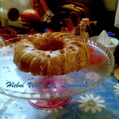 HLEBNI VENAC sa LAVANDOM