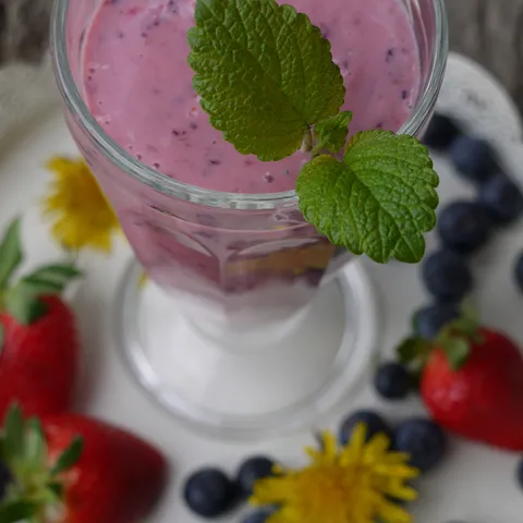 Smoothie od banane i šumskog voća - djegica