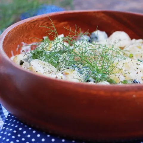 Topla salata od krumpira i feta sira