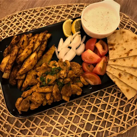 Grčki pileći gyros,grčki pita kruh i tzatziki